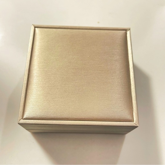 Luxury Champagne Leather Jewelry Storage Box Set - Picture 2 of 4